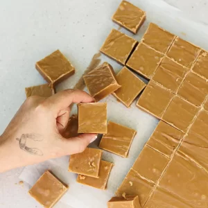 Sucre à la crème à l’érable (Meilleur que celui de ta grand-mère)