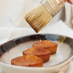 Gâteau à la pâte d'amande imbibé au sirop d'érable